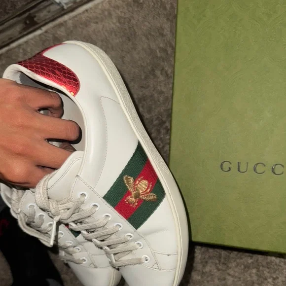 Gucci White Leather Sneakers with Red and Green Stripe